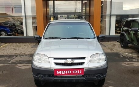 Chevrolet Niva I рестайлинг, 2017 год, 749 000 рублей, 2 фотография