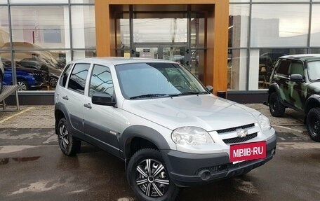 Chevrolet Niva I рестайлинг, 2017 год, 749 000 рублей, 3 фотография