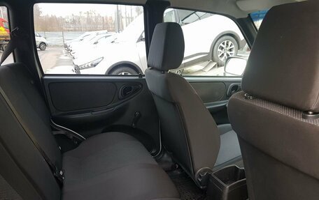 Chevrolet Niva I рестайлинг, 2017 год, 749 000 рублей, 10 фотография