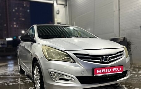 Hyundai Solaris II рестайлинг, 2015 год, 730 000 рублей, 1 фотография