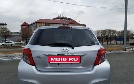 Toyota Vitz, 2011 год, 750 000 рублей, 3 фотография