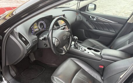 Infiniti Q50 I рестайлинг, 2017 год, 1 900 000 рублей, 13 фотография