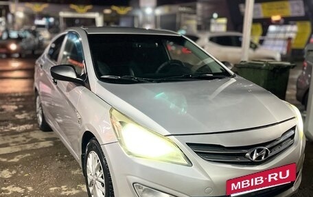 Hyundai Solaris II рестайлинг, 2015 год, 730 000 рублей, 2 фотография
