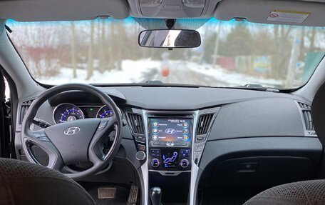 Hyundai Sonata VI, 2011 год, 1 100 000 рублей, 9 фотография