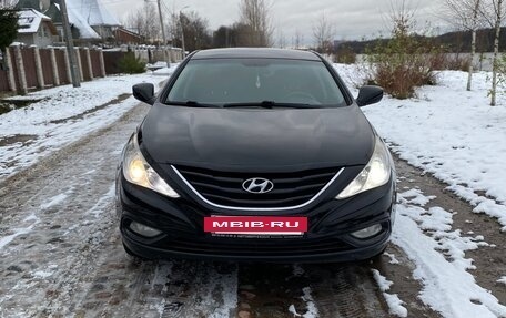 Hyundai Sonata VI, 2011 год, 1 100 000 рублей, 2 фотография