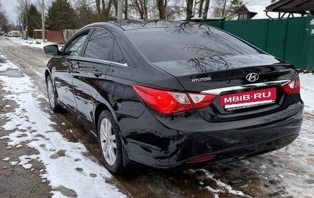 Hyundai Sonata VI, 2011 год, 1 100 000 рублей, 5 фотография