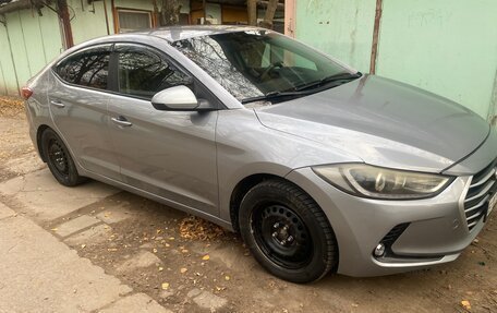 Hyundai Elantra VI рестайлинг, 2017 год, 1 000 000 рублей, 2 фотография