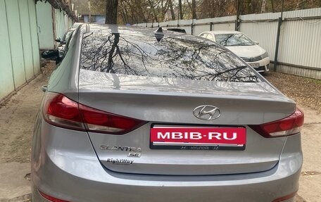 Hyundai Elantra VI рестайлинг, 2017 год, 1 000 000 рублей, 6 фотография