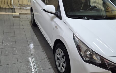 Hyundai Solaris II рестайлинг, 2021 год, 1 659 000 рублей, 2 фотография