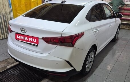 Hyundai Solaris II рестайлинг, 2021 год, 1 659 000 рублей, 7 фотография