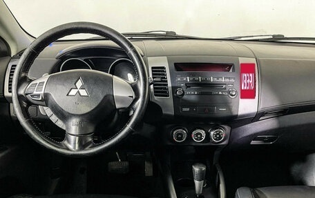 Mitsubishi Outlander III рестайлинг 3, 2009 год, 1 097 000 рублей, 12 фотография