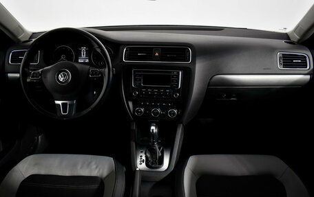 Volkswagen Jetta VI, 2014 год, 999 000 рублей, 14 фотография