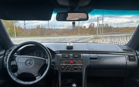 Mercedes-Benz E-Класс, 1998 год, 450 000 рублей, 5 фотография