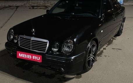 Mercedes-Benz E-Класс, 1998 год, 450 000 рублей, 6 фотография