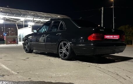 Mercedes-Benz E-Класс, 1998 год, 450 000 рублей, 9 фотография