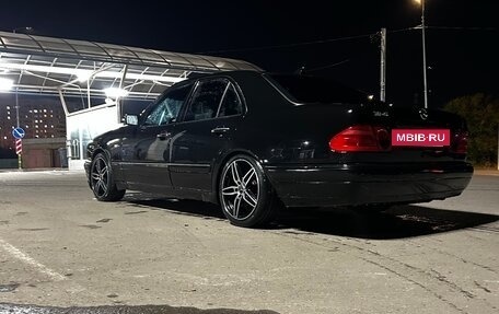 Mercedes-Benz E-Класс, 1998 год, 450 000 рублей, 8 фотография