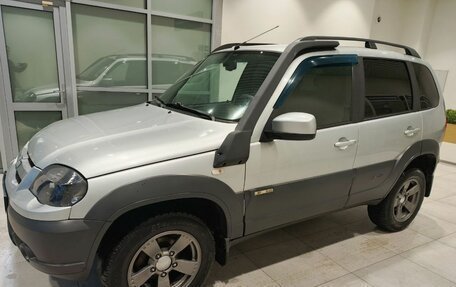 Chevrolet Niva I рестайлинг, 2017 год, 800 000 рублей, 2 фотография