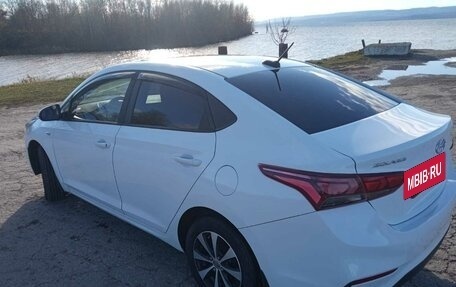 Hyundai Solaris II рестайлинг, 2017 год, 950 000 рублей, 3 фотография