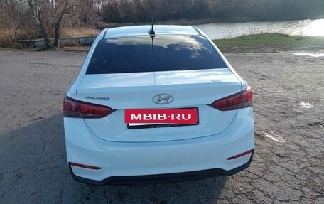 Hyundai Solaris II рестайлинг, 2017 год, 950 000 рублей, 2 фотография