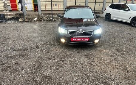 Skoda Superb III рестайлинг, 2013 год, 830 000 рублей, 3 фотография