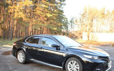 Toyota Camry, 2018 год, 2 670 000 рублей, 2 фотография