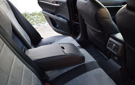 Toyota Camry, 2018 год, 2 670 000 рублей, 15 фотография