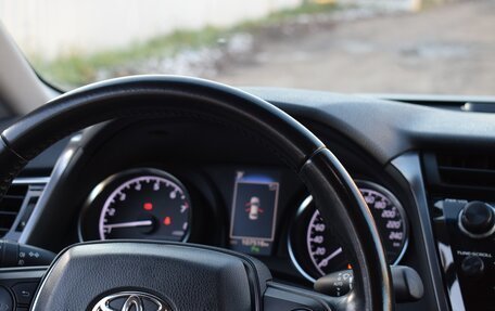 Toyota Camry, 2018 год, 2 670 000 рублей, 9 фотография