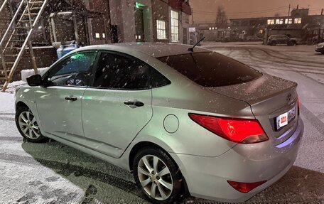 Hyundai Solaris II рестайлинг, 2015 год, 550 000 рублей, 4 фотография