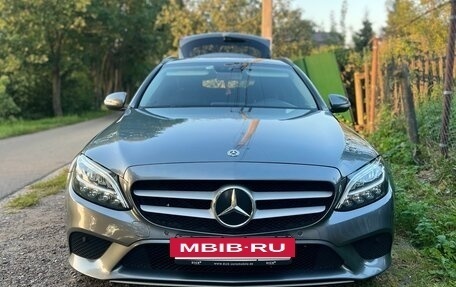 Mercedes-Benz C-Класс, 2019 год, 1 850 000 рублей, 4 фотография