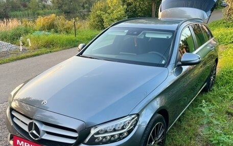 Mercedes-Benz C-Класс, 2019 год, 1 850 000 рублей, 5 фотография