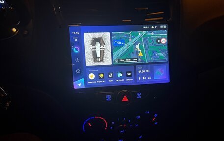 Hyundai Solaris II рестайлинг, 2015 год, 800 000 рублей, 10 фотография