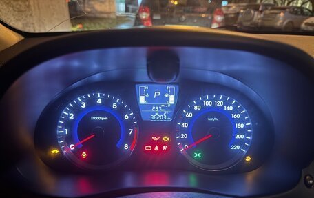 Hyundai Solaris II рестайлинг, 2015 год, 800 000 рублей, 9 фотография