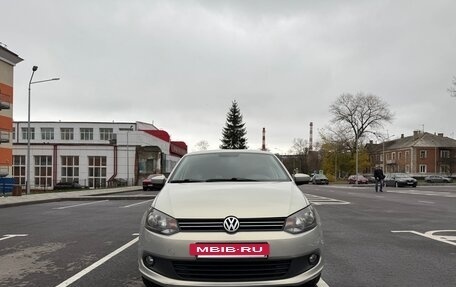Volkswagen Polo VI (EU Market), 2013 год, 697 000 рублей, 3 фотография