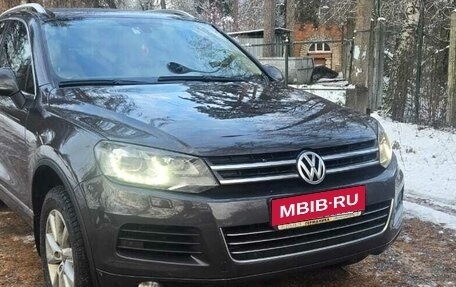 Volkswagen Touareg III, 2010 год, 2 100 000 рублей, 1 фотография