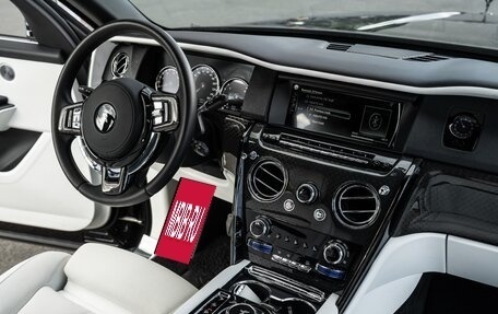 Rolls-Royce Cullinan, 2020 год, 36 000 000 рублей, 7 фотография