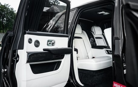 Rolls-Royce Cullinan, 2020 год, 36 000 000 рублей, 4 фотография