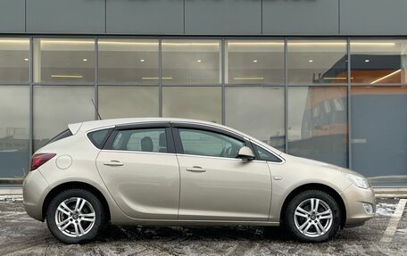 Opel Astra J, 2011 год, 599 000 рублей, 3 фотография
