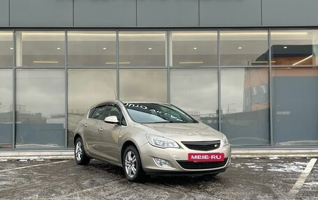 Opel Astra J, 2011 год, 599 000 рублей, 2 фотография