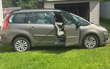 Citroen C4 Picasso II рестайлинг, 2007 год, 700 000 рублей, 19 фотография