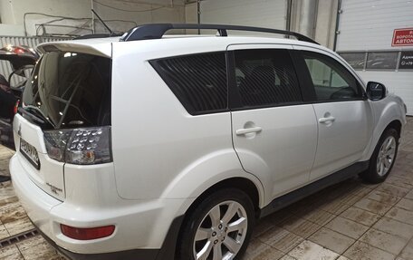 Mitsubishi Outlander III рестайлинг 3, 2011 год, 1 230 000 рублей, 15 фотография