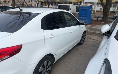 KIA Rio III рестайлинг, 2015 год, 990 000 рублей, 1 фотография