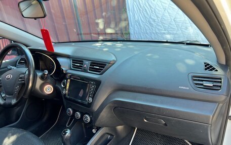 KIA Rio III рестайлинг, 2015 год, 990 000 рублей, 10 фотография