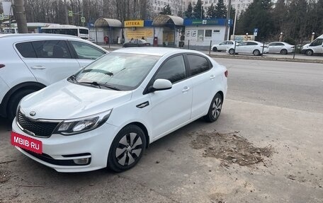 KIA Rio III рестайлинг, 2015 год, 990 000 рублей, 3 фотография