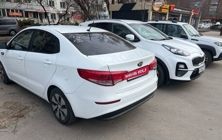 KIA Rio III рестайлинг, 2015 год, 990 000 рублей, 2 фотография