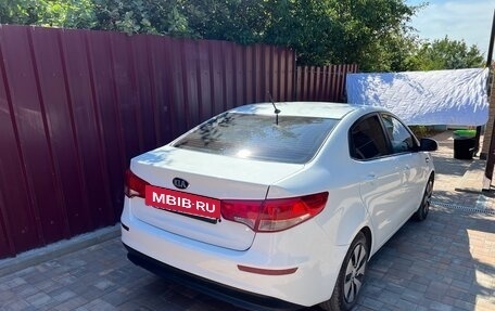 KIA Rio III рестайлинг, 2015 год, 990 000 рублей, 5 фотография