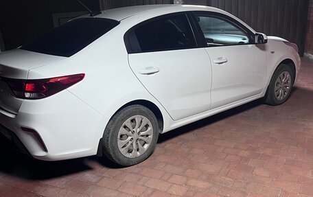 KIA Rio IV, 2018 год, 1 620 000 рублей, 7 фотография