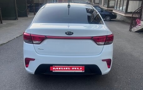 KIA Rio IV, 2018 год, 1 620 000 рублей, 4 фотография