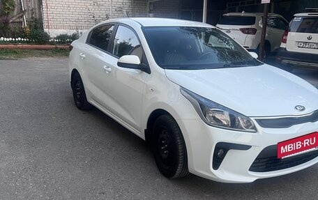 KIA Rio IV, 2018 год, 1 620 000 рублей, 3 фотография