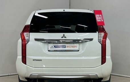 Mitsubishi Pajero Sport III рестайлинг, 2018 год, 2 999 000 рублей, 5 фотография