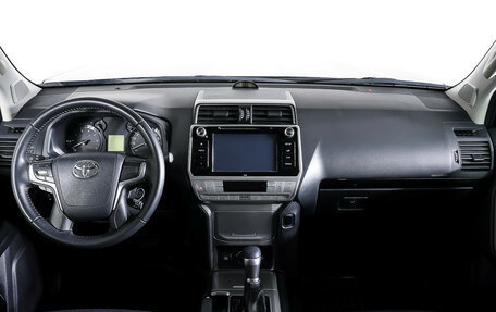 Toyota Land Cruiser Prado 150 рестайлинг 2, 2020 год, 5 830 000 рублей, 12 фотография